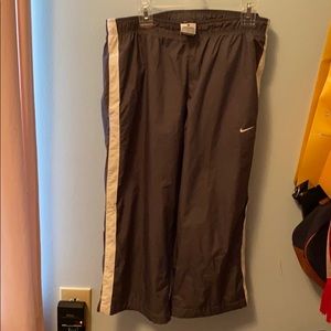 Grey Nike Capri athletic pants